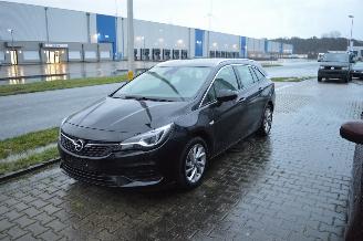 Vaurioauto  campers Opel Astra 1.2 96 KW ELEGANCE SPORTS TOURER EDITION FACELIFT 2020/10
