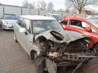 Uttjänta bilar auto Mini Cooper Mini (F55), Hatchback 5-drs, 2013 1.5 12V Cooper 2016/9
