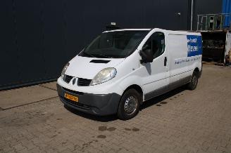 krockskadad bil bedrijf Renault Trafic  2012/8