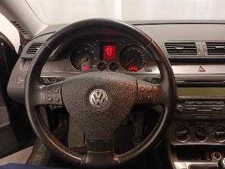 Volkswagen Passat Passat Variant (3C5) Combi 1.9 TDI (BLS) [77kW]  (08-2005/11-2010) picture 11