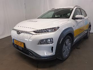 krockskadad bil auto Hyundai Kona Kona (OS) SUV 64 kWh (EM16) [150kW]  (04-2018/03-2023) 2020/12