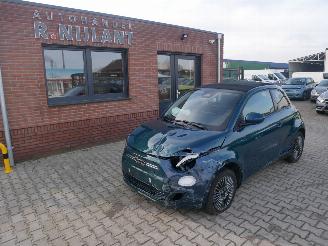 uszkodzony Fiat 500E CABRIO ICON