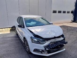 damaged passenger cars Volkswagen Polo Polo V (6R), Hatchback, 2009 / 2017 1.4 TDI 2014/10