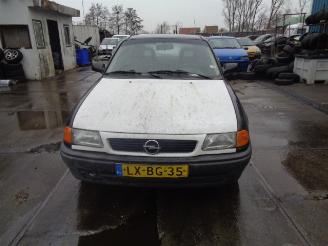 krockskadad bil brommobiel Opel Astra Astra F (53/54/58/59) Hatchback 1.6i (X16SZ) [52kW]  (05-1993/07-1996) 1995/8