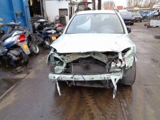 skadebil bromfiets Opel Corsa  2001/1