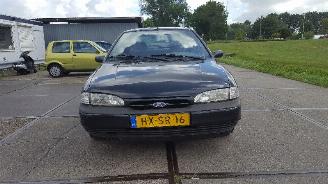 rottamate taxi Ford Mondeo Mondeo I Hatchback 1.8i 16V (U9) (RKA) [85kW]  (02-1993/08-1996) 1994/5