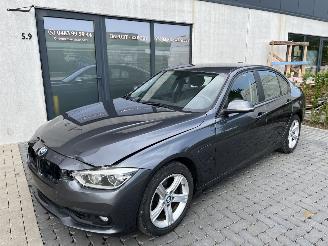 krockskadad bil auto BMW 3-serie BMW 330e 2016 2016/4