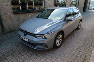Schadeauto Volkswagen Golf Volkswagen Golf 1.0 TSI Life 2022/7