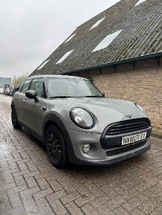 Voiture accidenté Mini One  2019/4