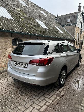 Opel Astra SPORTS TOURER picture 4