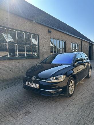 Vaurioauto  passenger cars Volkswagen Golf 1.0 TSI Comfortline 2018/1
