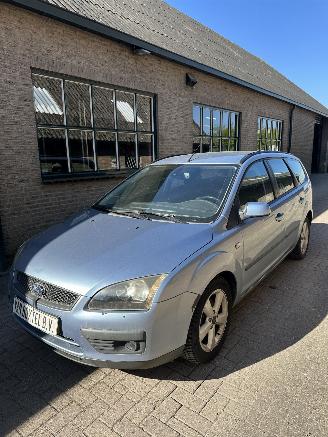 krockskadad bil auto Ford Focus  2006/6