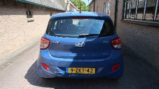Hyundai  Hyundai i10 1.0i Go! picture 23