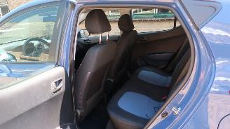 Hyundai  Hyundai i10 1.0i Go! picture 18