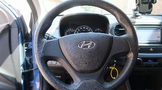 Hyundai  Hyundai i10 1.0i Go! picture 14
