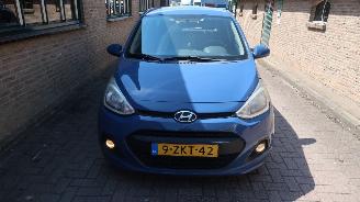 Hyundai  Hyundai i10 1.0i Go! picture 2