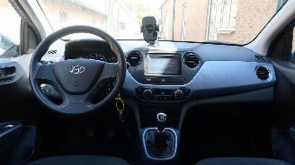 Hyundai  Hyundai i10 1.0i Go! picture 8