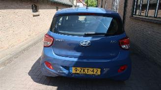 Hyundai  Hyundai i10 1.0i Go! picture 5