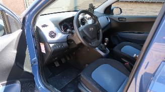 Hyundai  Hyundai i10 1.0i Go! picture 17