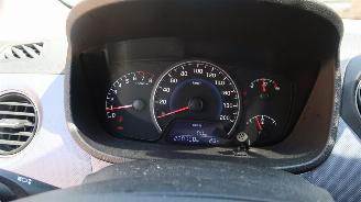 Hyundai  Hyundai i10 1.0i Go! picture 7