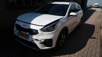 Schadeauto Kia Niro Kia Niro 1.6 GDi Hybrid DynamicLine 2022/1