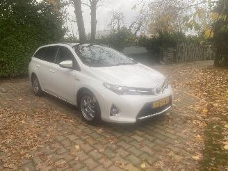 skadebil auto Toyota Auris Touring Sports AUTOMAAT 1.8 Hybrid Lease 2014/10