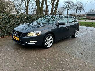 skadebil auto Volvo V-60 2.4 D6 AWD Plug-In Hybrid Summum 2014/3