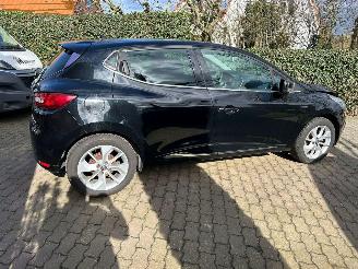 Renault Clio 0.9 TCe Limited picture 2