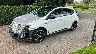 Unfallwagen Toyota Auris 1.8 Hybrid Dynamic Ultimate 2018/9
