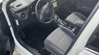 Toyota Auris 1.8 Hybrid Dynamic Ultimate picture 10