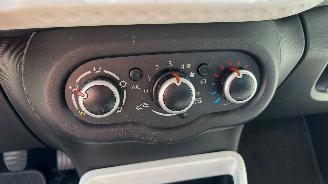 Renault Twingo 1.0 SCe Collection picture 16
