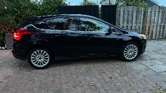 Schadeauto Ford Focus 1.0 EcoBoost Lease Titanium 2012/6