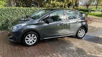 Avarii autoturisme Peugeot 208 1.2 PureTech Blue Lion 2016/10