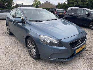 krockskadad bil auto Volvo V-40 1560cc diesel 2013/5