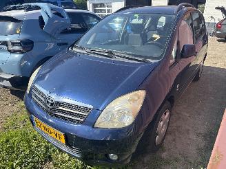 Schadeauto Toyota Corolla-verso  2003/1