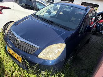 Damaged car Toyota Corolla-verso  2003/8