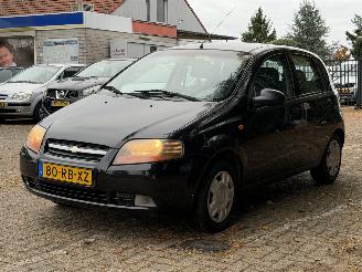 damaged passenger cars Chevrolet Kalos 1.2 spirit . AIRCO | 5 DEURS 2005/2