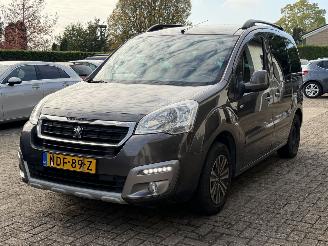 škoda osobní automobily Peugeot Partner 1.2 PureTech AIRCO 2017/6