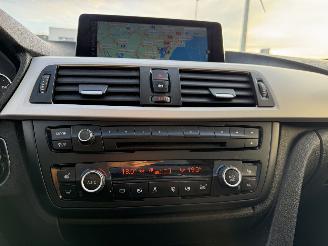 BMW 3-serie 320D Automaat Panoramadak picture 11