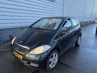 skadebil auto Mercedes A-klasse A150 automaat 2005/8