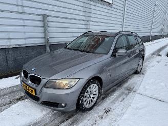 krockskadad bil auto BMW 3-serie 318D Corporate Lease 2008/11