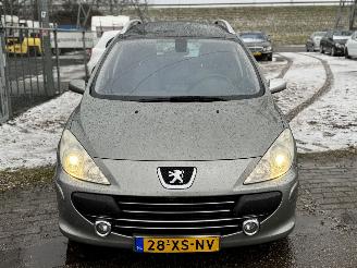 Peugeot 307 2.0-16V ST Pack Business picture 4