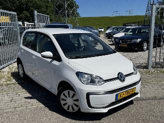 krockskadad bil auto Volkswagen Up! 1.0 BMT Move up 2019/1