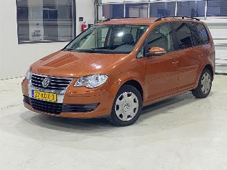 Voiture accidenté Volkswagen Touran 1.4 TSI Comfortline 7 PERSOONS 2009/10