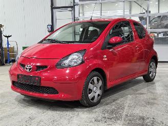 krockskadad bil auto Toyota Yaris Toyota AYGO Cool 2007/7