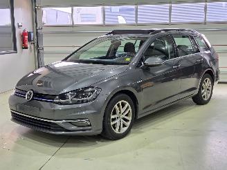 Damaged car Volkswagen Golf PANO ACC 2017/8