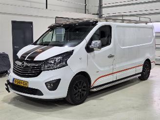 Vaurioauto  passenger cars Opel Vivaro 1.6 CDTI BITURBO 2017/5