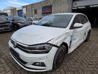 Auto incidentate Volkswagen Polo 1.0 TSI DSG Highline Led Navi Leder Ecc Acc Stoelverw. Beats-Audio 85KW/116PK 2018/2
