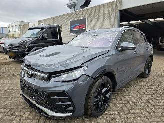 Volkswagen Tiguan R-Line 1.5eTSI ProMax-Navi Head-Up Keyless IQ-Light 360View Massage Sfeerverl. Acc Lane-Assist Trekhaak 110KW/150PK 2024/3