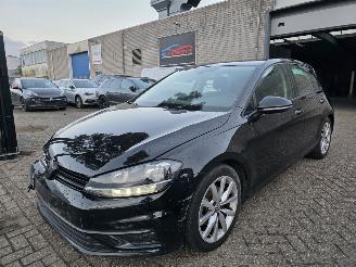 uszkodzony samochody osobowe Volkswagen Golf 1.5 TSI DSG Camera Keyless Navi Led Acc Ecc Coming-Home 110KW/150PK 2020/5